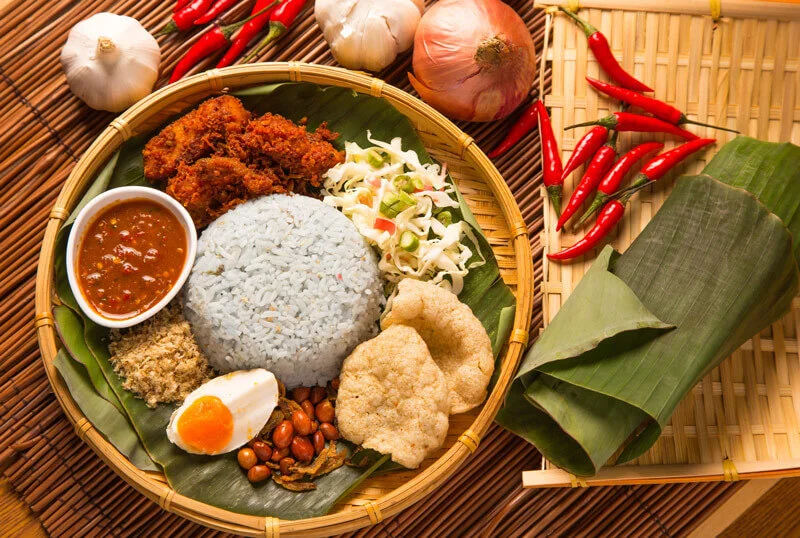 Laksa & Ẩm Thực Singapore Malaysia: Công Thức Chuẩn Vị & Bí Quyết Nấu Ngon Tại Nhà
