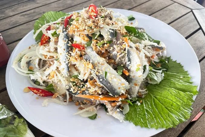 Du Lịch Ẩm Thực Singapore — Thiên Đường Hawker & Đặc Sản Không Thể Bỏ Qua