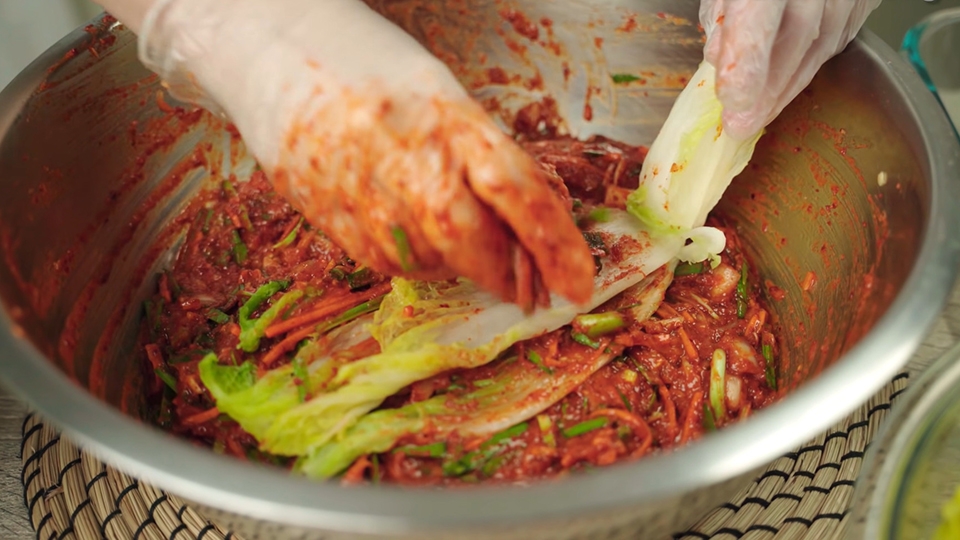 Kimchi Hàn Quốc: Cách Làm Kimchi Cải Thảo Chuẩn Vị & Lợi Ích Sức Khỏe Tuyệt Vời