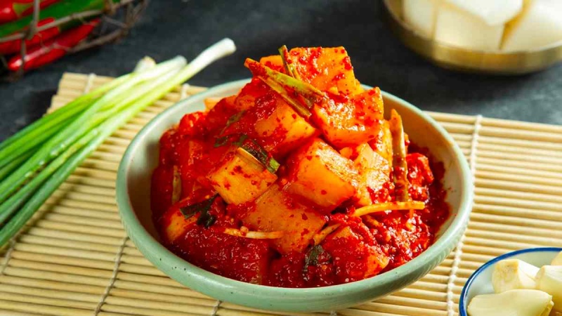 Kimchi Hàn Quốc: Bí Quyết Làm Kimchi Cải Thảo Chuẩn Vị & Lợi Ích Sức Khỏe Tuyệt Vời