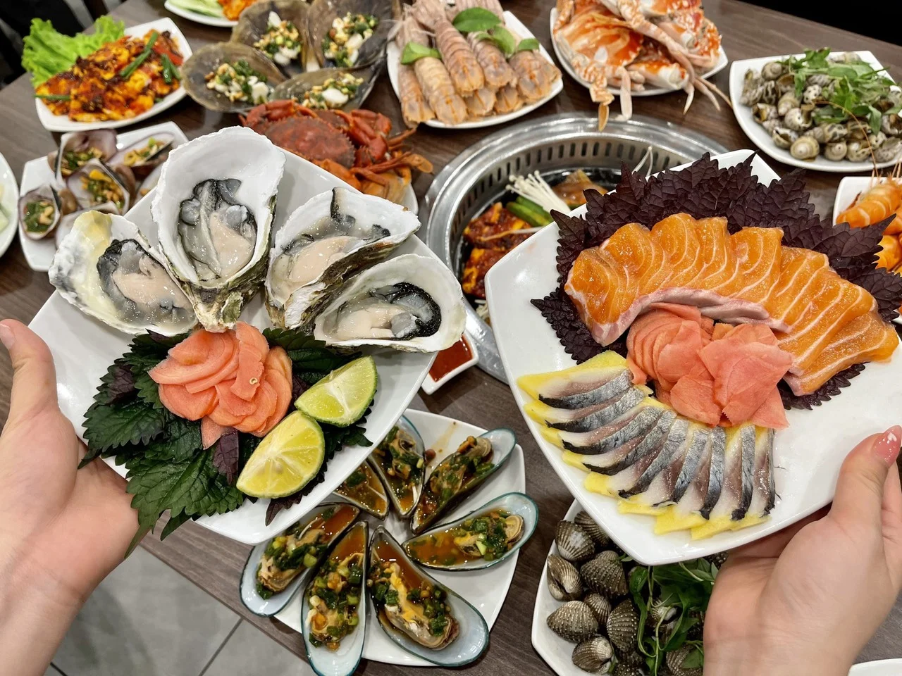 Giá Hải Sản Tươi Sống Tháng 7/2026 – Tôm Hùm, Cua Biển, Cá Ngừ, Mực, Nghêu, Hàu Bao Nhiêu?