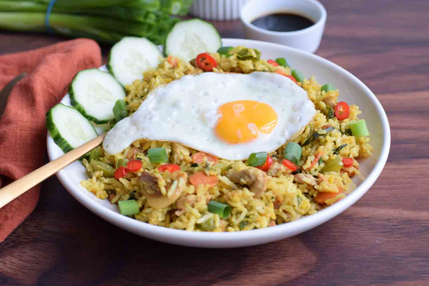 Nasi Goreng & Ẩm Thực Indonesia: Công Thức Chuẩn Vị & Bí Quyết Nấu Ngon Tại Nhà