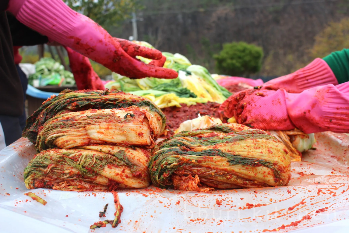 Kimchi Hàn Quốc: Cách Làm Kimchi Cải Thảo Chuẩn Vị & Lợi Ích Sức Khỏe Tuyệt Vời