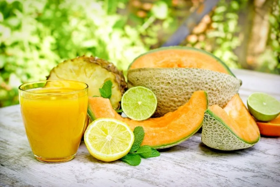 Cách Chế Biến Dưa Lưới: 2 Công Thức Sinh Tố & Salad Dưa Lưới Ngon Tại Nhà