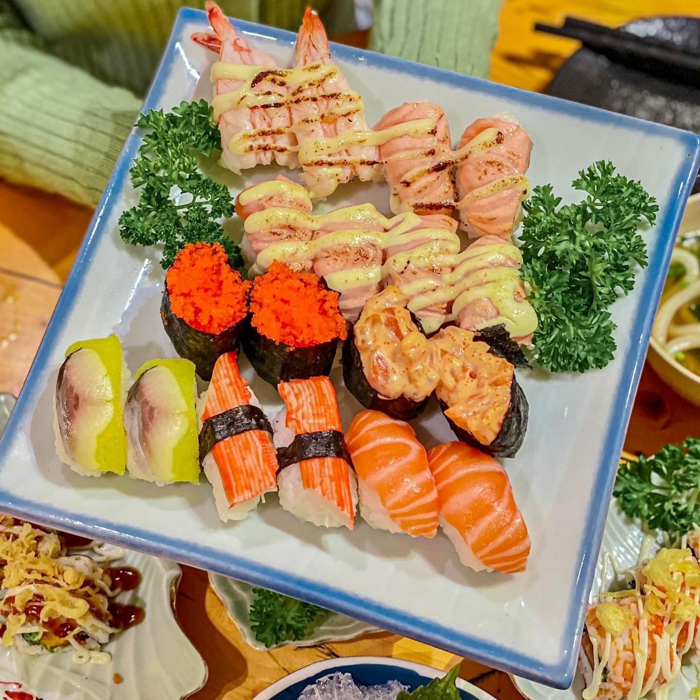 Sushi & Sashimi Nhật Bản: Cách Làm Chuẩn Vị Tại Nhà + Bí Quyết Chọn Nguyên Liệu Tươi Ngon